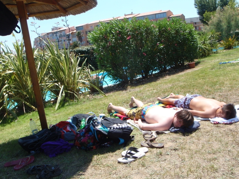 Village Camps International Summer Camp Ard&egrave;che, France 2019-07-26 https://www.villagecamps.com/journals_admin/images/20-10-Tibo and Ryo catch some rays.jpg